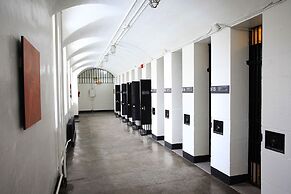 Saintlo Ottawa Jail Hostel