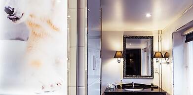 Arctic Light Hotel
