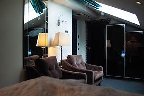 Arctic Light Hotel