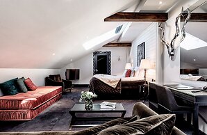 Arctic Light Hotel