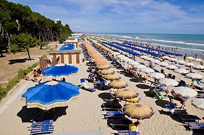 Holiday Rendez Vous