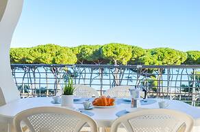 Holiday Rendez Vous