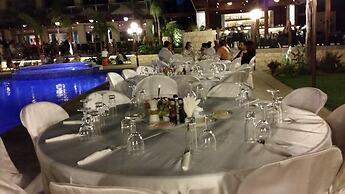 The Caravel Hotel