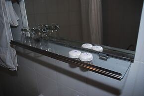 The Caravel Hotel