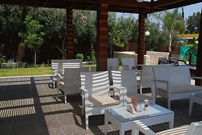 The Caravel Hotel
