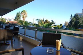 The Caravel Hotel
