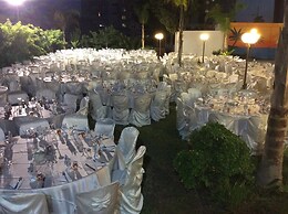 The Caravel Hotel