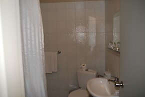 The Caravel Hotel
