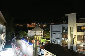 Toto Residence