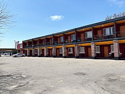 6267 Persepolis Inn