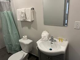 6267 Persepolis Inn