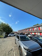6267 Persepolis Inn