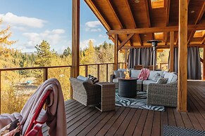 Myra Canyon Lodge + Ranch