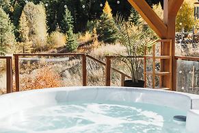 Myra Canyon Lodge + Ranch