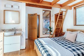 Myra Canyon Lodge + Ranch