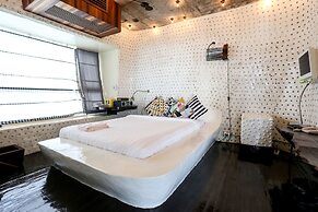 Mo Rooms