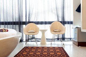 Mo Rooms