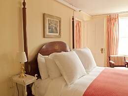 Bridgehampton Inn