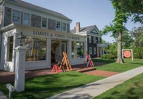 Bridgehampton Inn