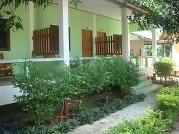 Sandee Bungalows