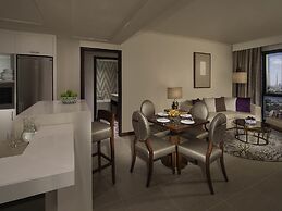 Pullman Dubai Creek City Centre Residences