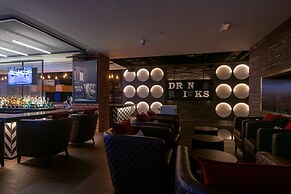 Pullman Dubai Creek City Centre Residences