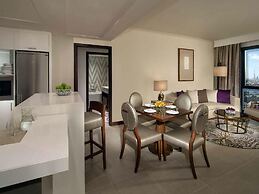 Pullman Dubai Creek City Centre Residences