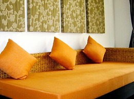 296 The Radtanaiya Residence