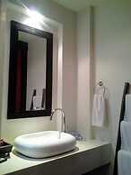 296 The Radtanaiya Residence