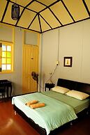 PalanquInn Heritage Suites