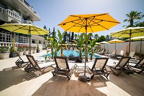 Rose Garden Premium Hotel