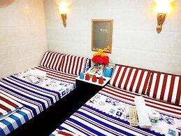 Dhillon Hotel - Hostel