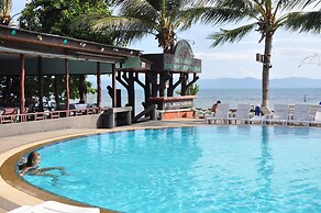 Coral Resort & Bungalows
