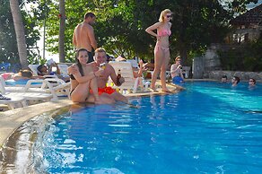 Coral Resort & Bungalows