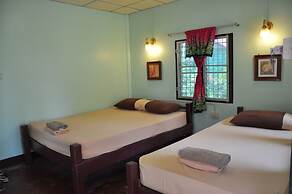 Coral Resort & Bungalows