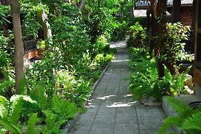 Coral Resort & Bungalows