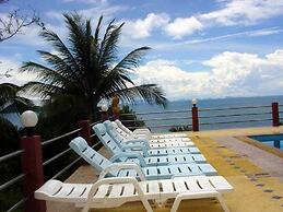 Golden Hill Resort
