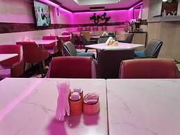 Saffron Hotel