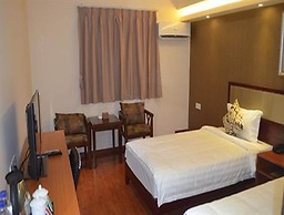 Good Luck Hotel