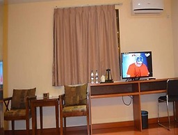 Good Luck Hotel
