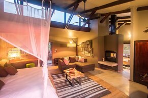 Rhino Ridge Safari Lodge