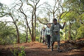 Rhino Ridge Safari Lodge