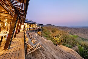 Rhino Ridge Safari Lodge