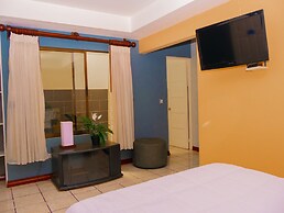 Hotel Bamboo Aeropuerto