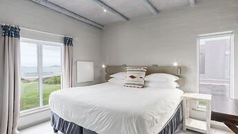 Blue Bay Lodge