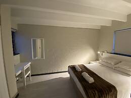 Blue Bay Lodge