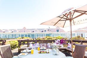 Blue Bay Lodge