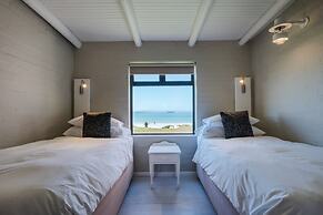 Blue Bay Lodge