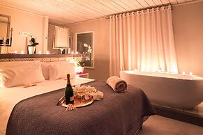 Blue Bay Lodge