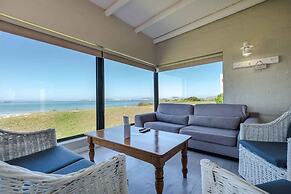 Blue Bay Lodge